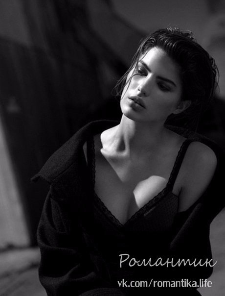 Молчи. Так будет лучше нам обоим. Молчи, нам разговаривать нельзя. Я справиться должна сама с собою, ...
