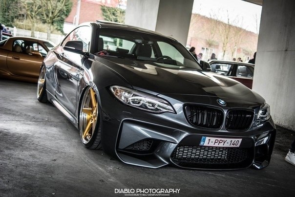 BMW M2 on air. BMW - 8