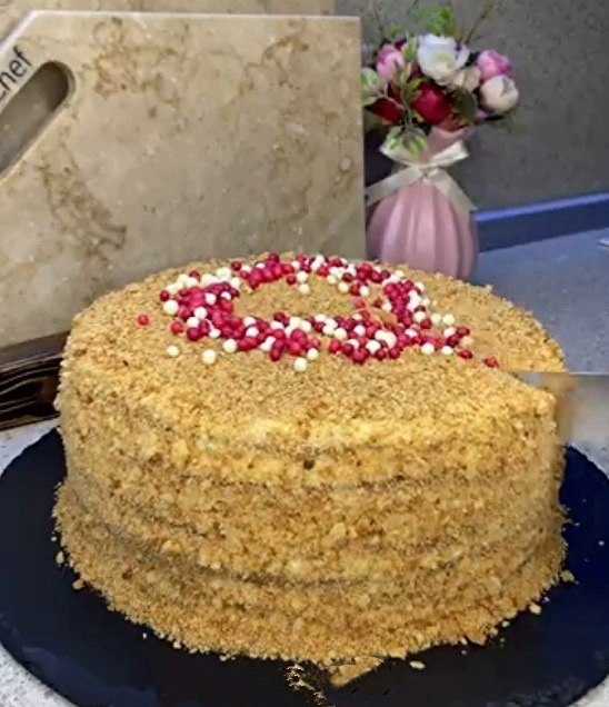 Медовик. Коржи диаметр 22 Яйца - 3шт Сахар - 240гр Мёд - 100гр Мука - 390гр Сливочное масло 82% - ...