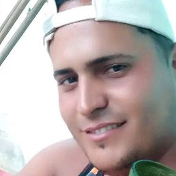 Ernesto, , 30 