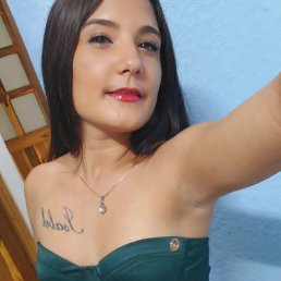 Islenay, 20, 