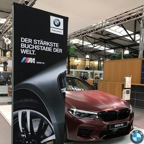 BMW F90 M5   Frozen Dark Red.Ka a?