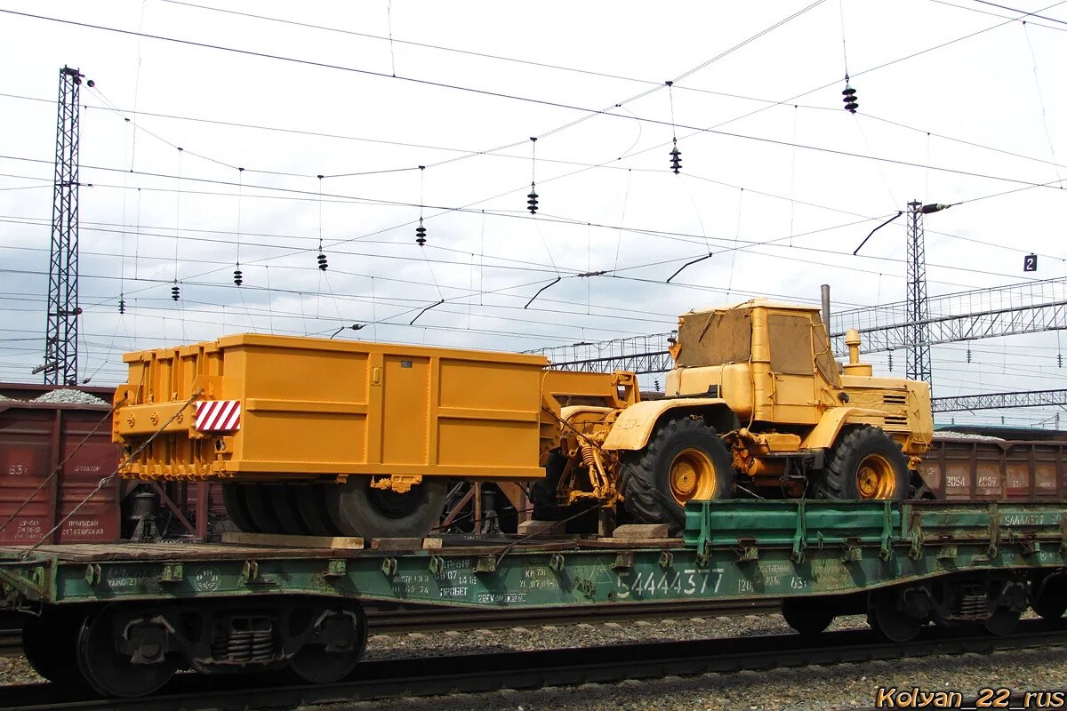 опорный каток от хтз т-150к.