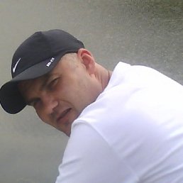 Denis, 44 , -