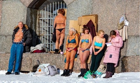 Зачёт.Объясняться с зимою не хочется,Пусть уйдёт по-английски, тайком.Мне совсем не грозит ...