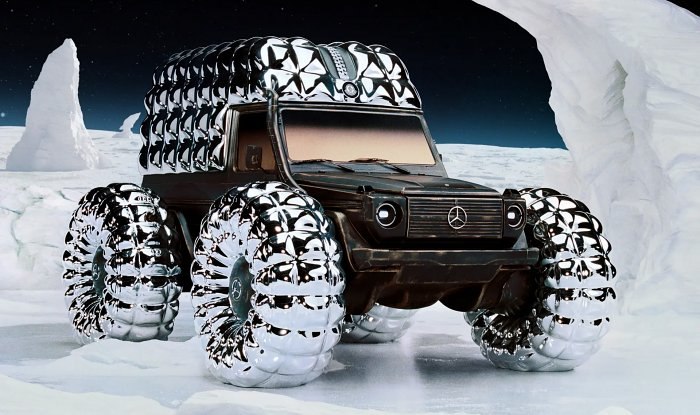 Mercedes-Benz    Moncler   -.     ...