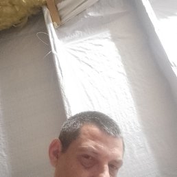 Александр, 38, Крым