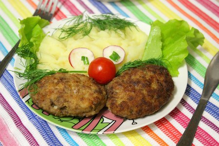 КАКОЙ ЖЕ ОН У МЕНЯ МОЛОДЕЦ! Звонит жена: — Слушай, с работы возвращаться будешь, купи сосиски или ...