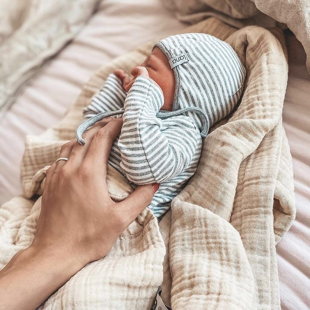 Мама, дай мне понять... Мама, дай мне понять, что я всегда могу к тебе обратиться. Я вырасту - и ...