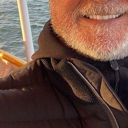 Robert James, ������, 67 ���