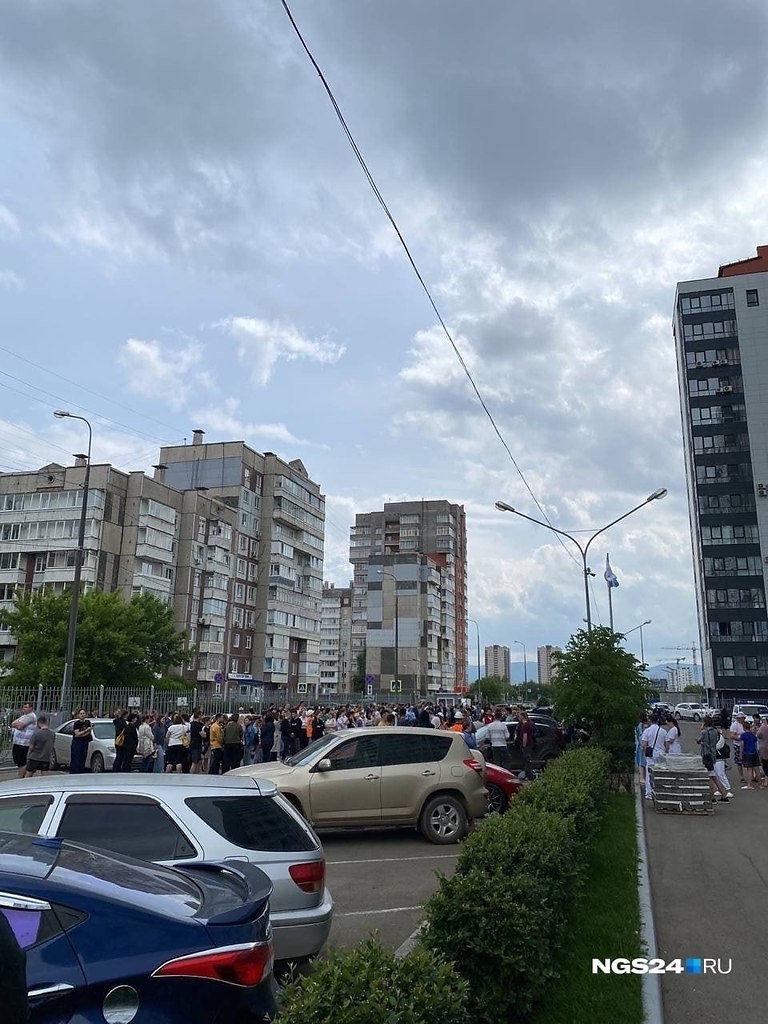 В Красноярске — волна эвакуаций. На текущее время ... - Я живу [В ...