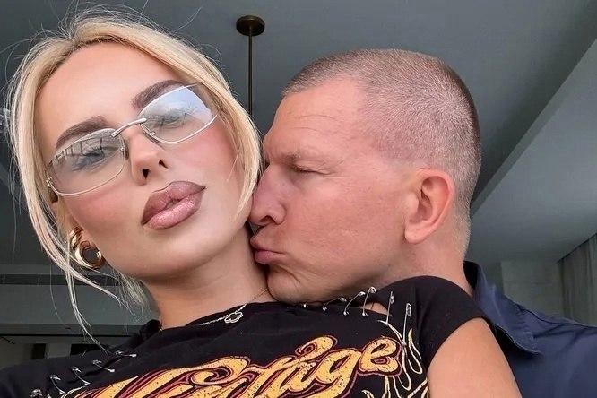 Ханна раскрыла подробности отношений с Пашу. Ханна (Анна Иванова) и Пашу (Павел Курьянов) женаты ...