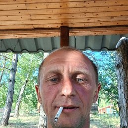 Jora, 41, 