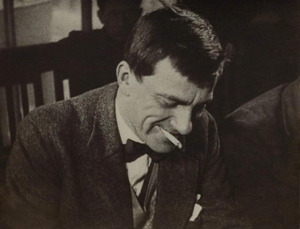 — Почему ходите в пивную? — Там музыка. — Почемy не ходите в оперу? — Там пива нет! Владимир ...