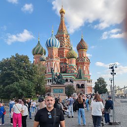 Tayfun, 45, Los Angeles