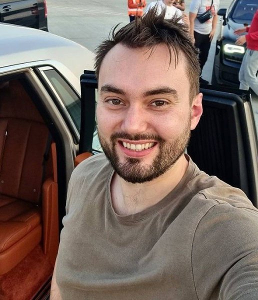 Alex - 7  2024  21:51 - 6