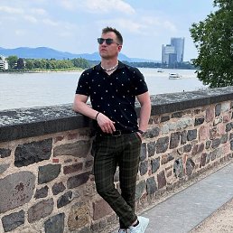 ������, ����, 32 ����