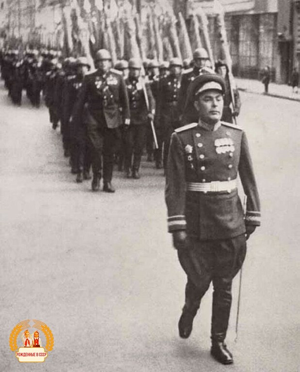 УШЁЛ НЕ ТОЛЬКО ЧЕЛОВЕК — УШЛО ВРЕМЯ Когда по телевизору говорили размеренно, в холодильнике всегда ...