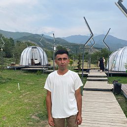 azizbek, 25, 