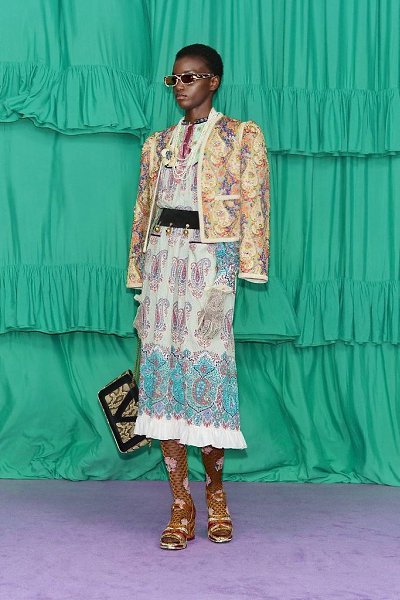 Алессандро Микеле показал новую коллекцию Valentino Pre-Fall 2025. Сердечко разрывается от ... - 6