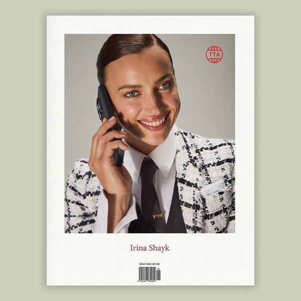 Ирина Шейк, полная радости, позирует в наряде от Thom Browne для нового выпуска журнала The Travel ... - 5