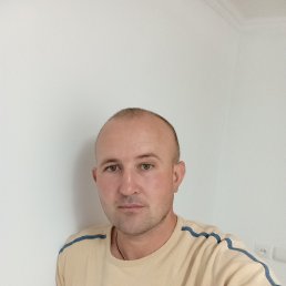Vitalie, 41, 