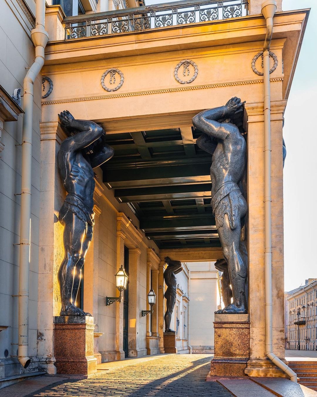  -.    ,         ... - 24