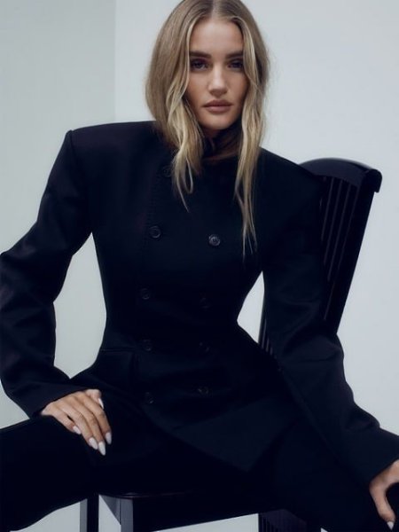 Роузи Хантингтон-Уайтли (Rosie Huntington-Whiteley) в фотосессии для журнала Porter Edit (2024)