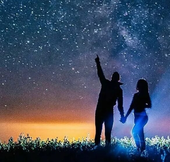 А всё уходит... рано или поздно: Года, любовь и даже наша жизнь... И исчезают во вселенной звёзды, И ...