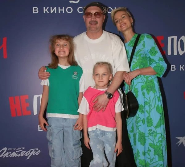 Раздoбревший Гoша Куценкo на премьере фильма