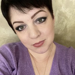 lenka, 43, 