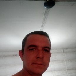 Pavel, 40, 