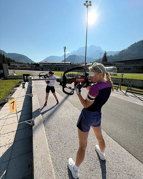 Лиза Хаузер готовится к новому сезону. Австрийская биатлонистка выложила фото в Instagram (запрещен ... - 3