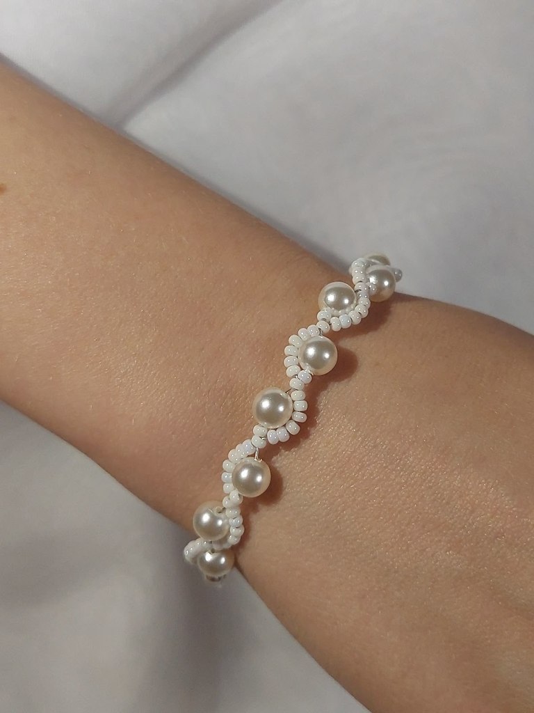 Жемчужные браслеты — классика, которая никогда не выходит из моды. В сочетании с металлическими ... - 4