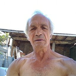 Domenik, 65, 