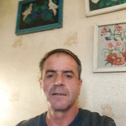 Petr, 47, 