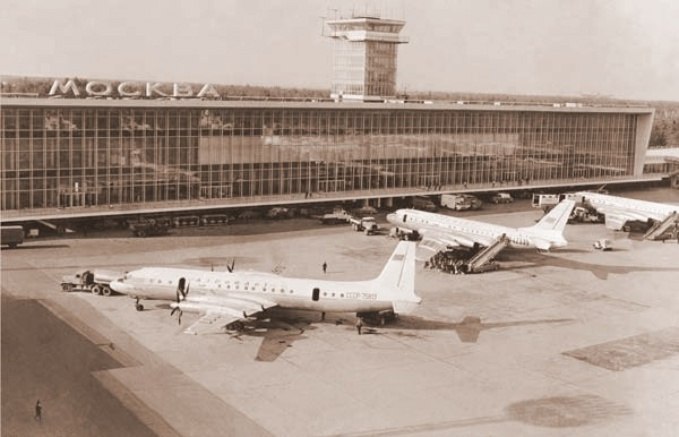 20 мая 1965 года состоялось открытие аэровокзального комплекса крупнейшего в СССР аэропорта ...