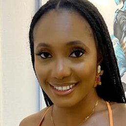 Reina, ����, 33 ����