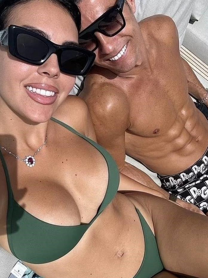 ����������������������y����������������y����y�����,���x����,�����������yy�����-���: ...