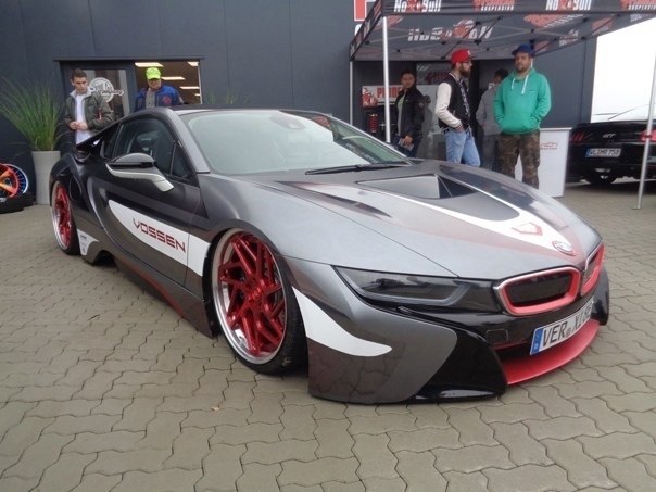 BMW i8 on air - 3