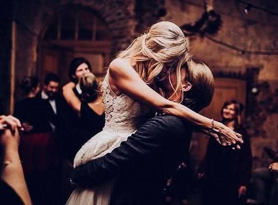 Она привыкла, что он есть… Просто есть и все. Утром он звонил ей с работы и спрашивал: "Ты ...