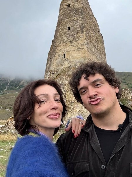 Вернулись в старые добрые времена вместе с Настюшкой Ивлеевой! Она с мужем покоряла Кавказ, ... - 2