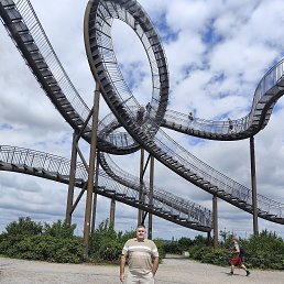 Mykhailo, 45, 