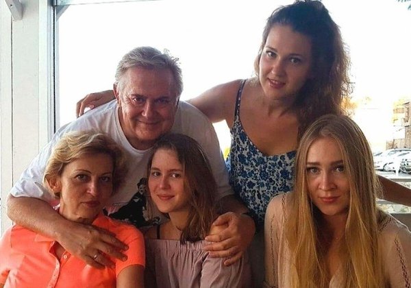 Юрий Стоянов о сыновьях от первого брака: «Их на ноги поставил замечательный человек, но это не я». ... - 2