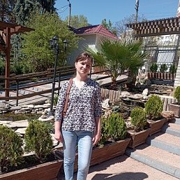 Elena, 33, 