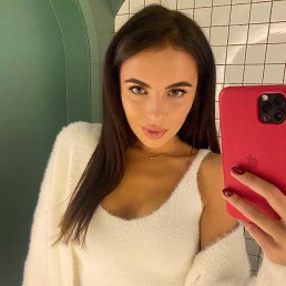Zoya, 29, 