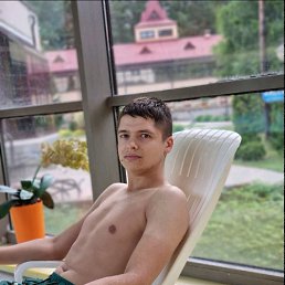 Yaroslav, 23, 