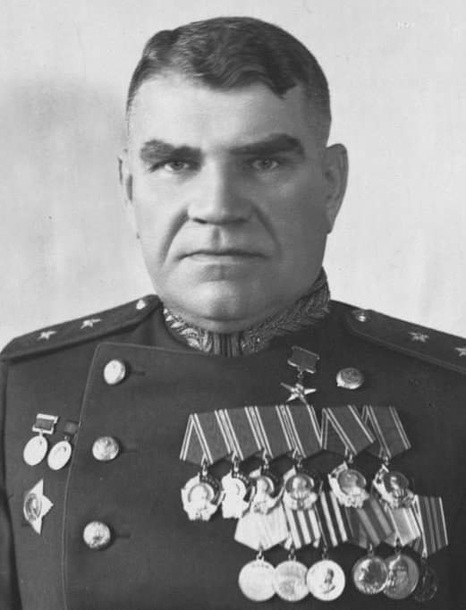 4 апреля 1901 года родился Михаил Васильевич Хруничев — советский государственный деятель, ...