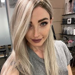 Priscilla, 38, 