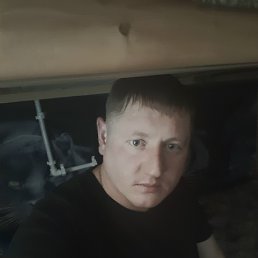 Roman, 33, 